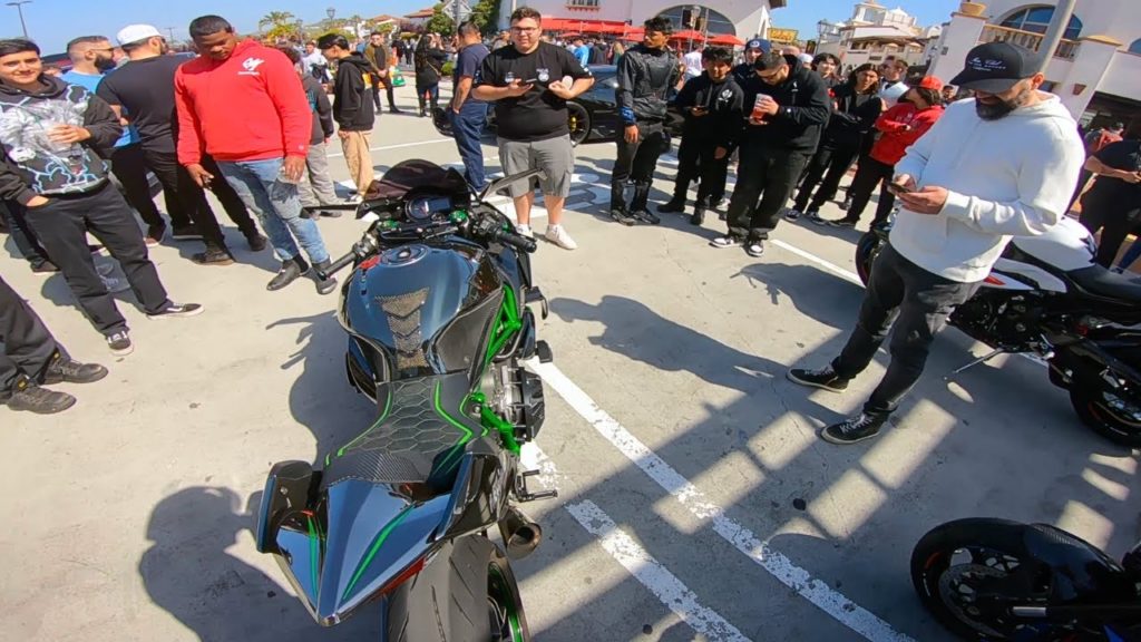 Ninja H2 Shuts Down Hypercar Meet!