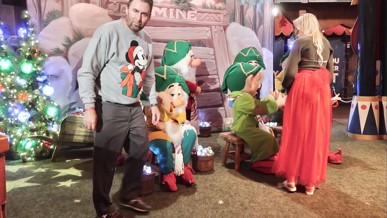 My First Time At Mickey’s Very Merry Christmas Party Was Overwhelming – Sold Out Disney World 2023