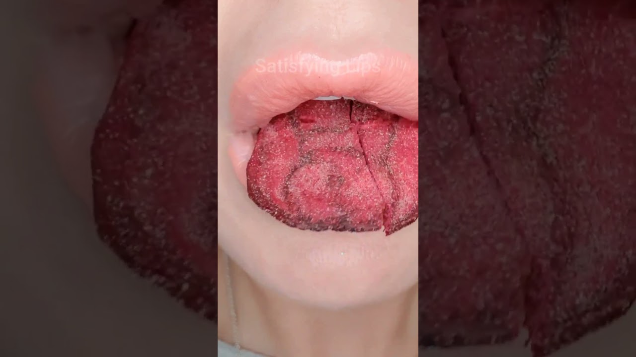 ASMR Satisfying Eating Crunchy Beetroot Snack #asmr #asmrcrunch #satisfyingvideo