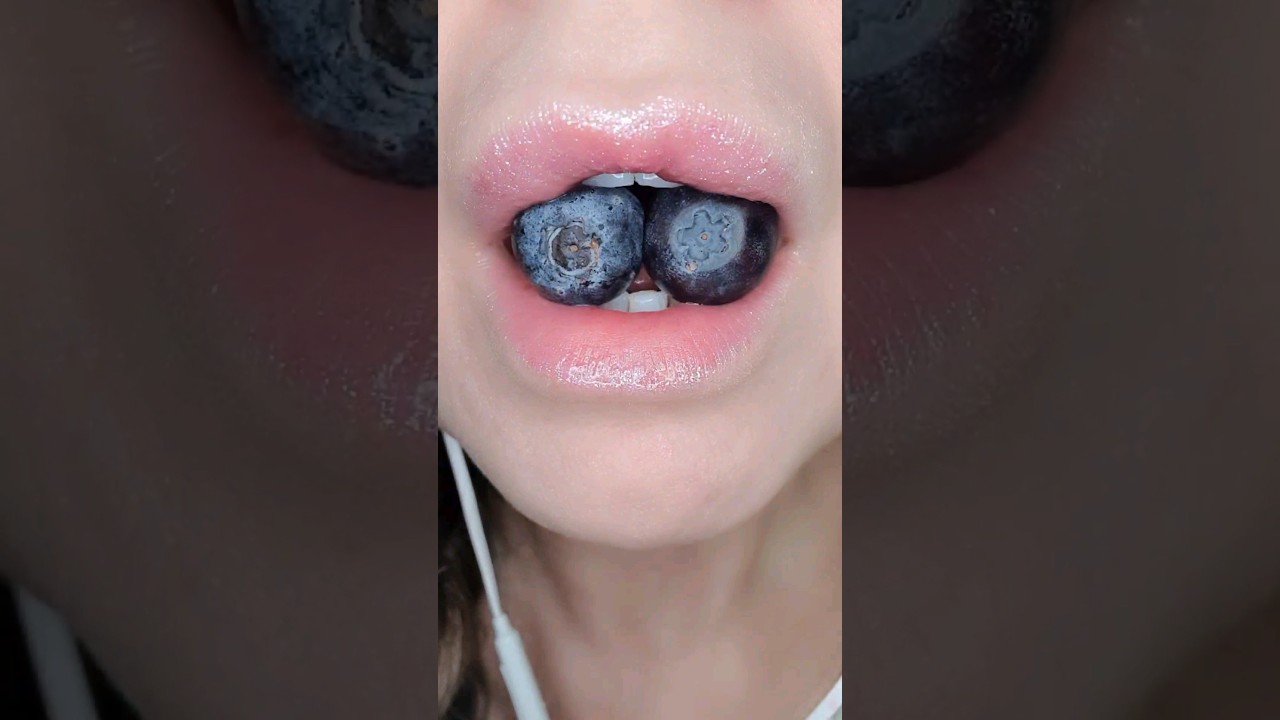 ASMR Satisfying Eating Tasty Fresh Blueberries 🫐 #asmr #fruit #satisfyingvideo