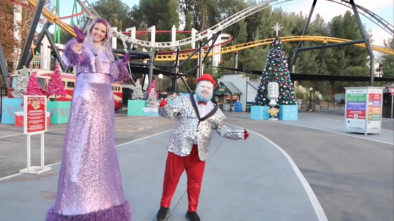 The Very EMPTY Six Flags Holiday In The Park at Magic Mountain – Cold & Windy Christmas Time Event