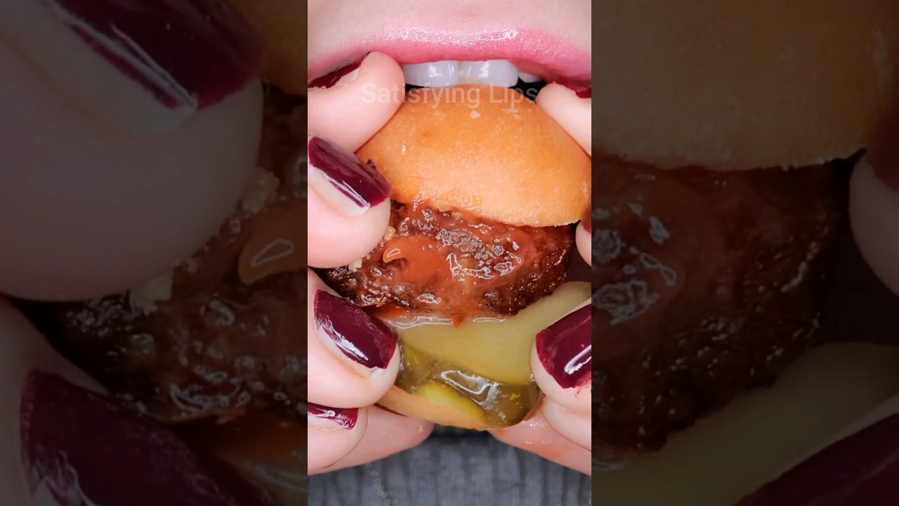ASMR Satisfying Eating Tasty Mini Burger 🍔 #asmr #burger #holidayswithshorts