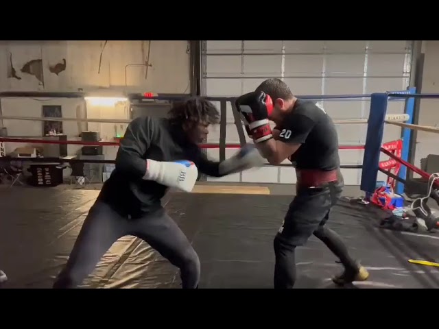 LIL MAC GETS ROUNDS BEFORE BAREKNUCKLE DEBUT