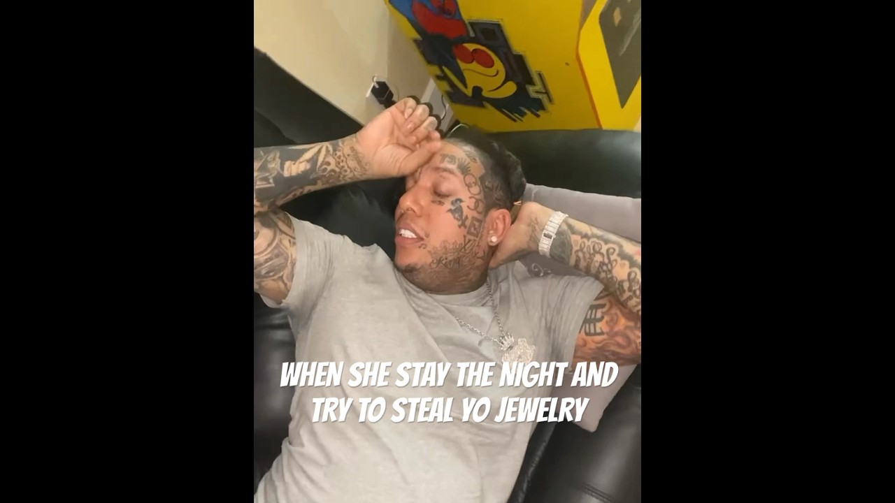 WHEN SHE STAY THE NIGHT & TRY TO STEAL YO JEWELRY 😂 #shortsfeed #trending #viral #shortvideo #short
