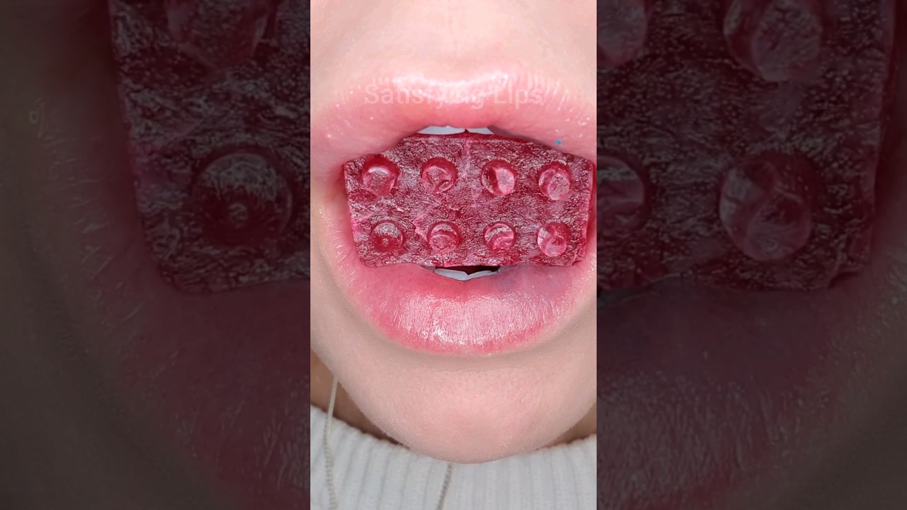 ASMR Satisfying Eating Crunchy Emoji Kohakutou 🧱💋 #emojichallenge #asmr #satisfyingsounds