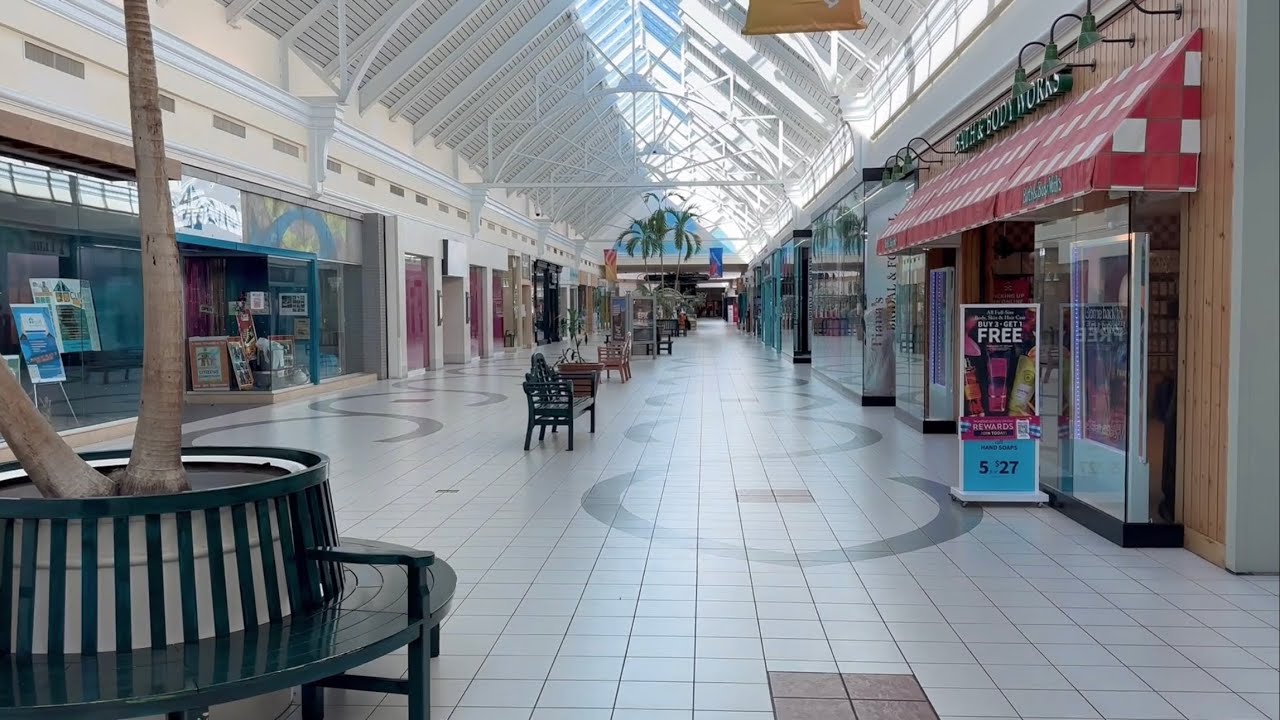 The (Almost) Empty West Oaks Mall In Florida – Non Working Carousel & Unique 80s Style Food Court