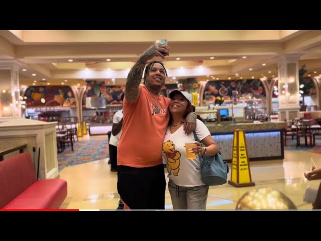 KING YELLA GETS REAL LOVE FROM A OLDER FAN LADY AND THE ENERGY WAS AMAZING #viral #shortsyoutube