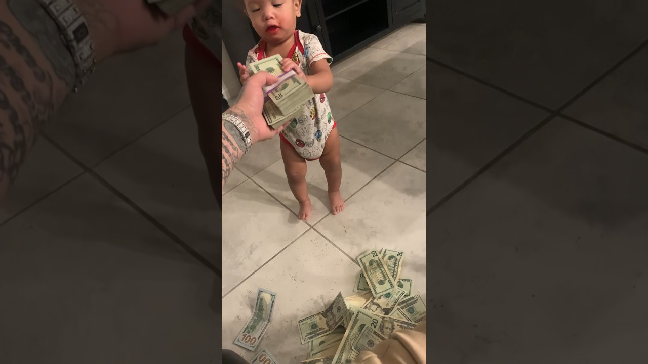 KING YELLA GIVES HIS ONE YEAR OLD SON BANDS OF MONEY #music #hiphop #freestyle #takeoff #viral #fbg
