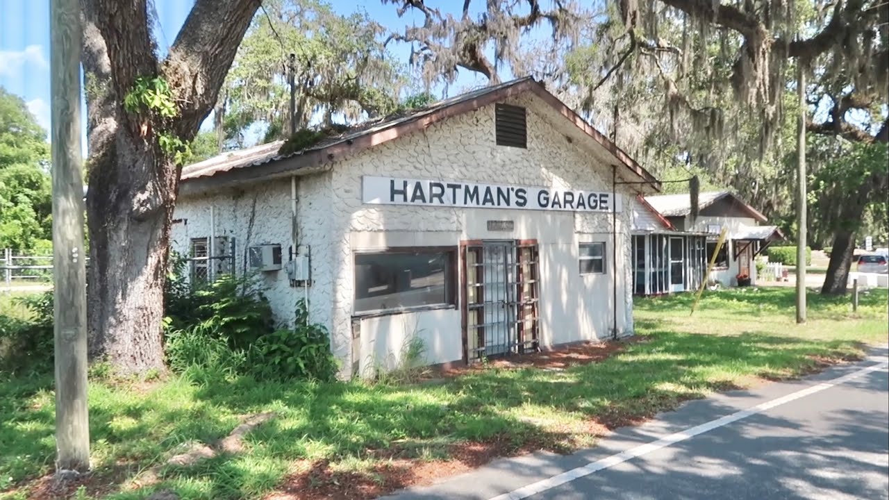 Hidden Small Towns In Central Florida – Yard Art Overload & Grave Of Walt Disney’s Grandparents